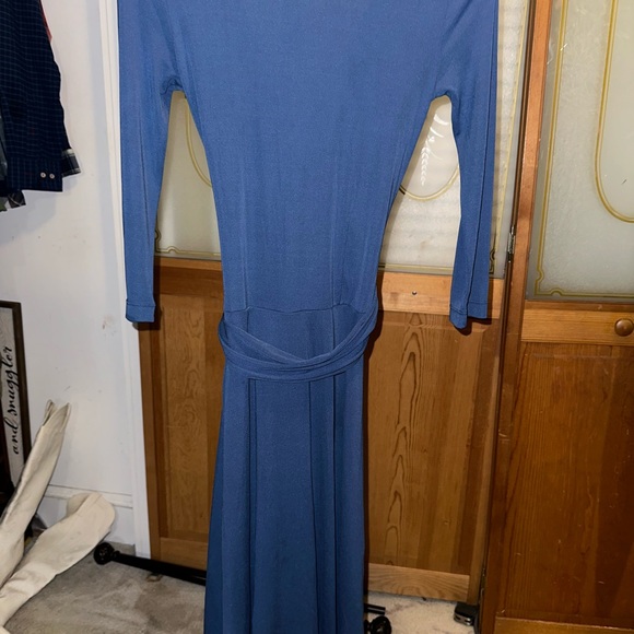BCBG Max Azria | Los Angeles | Navy wrap dress | size XS| midi length - Picture 3 of 6